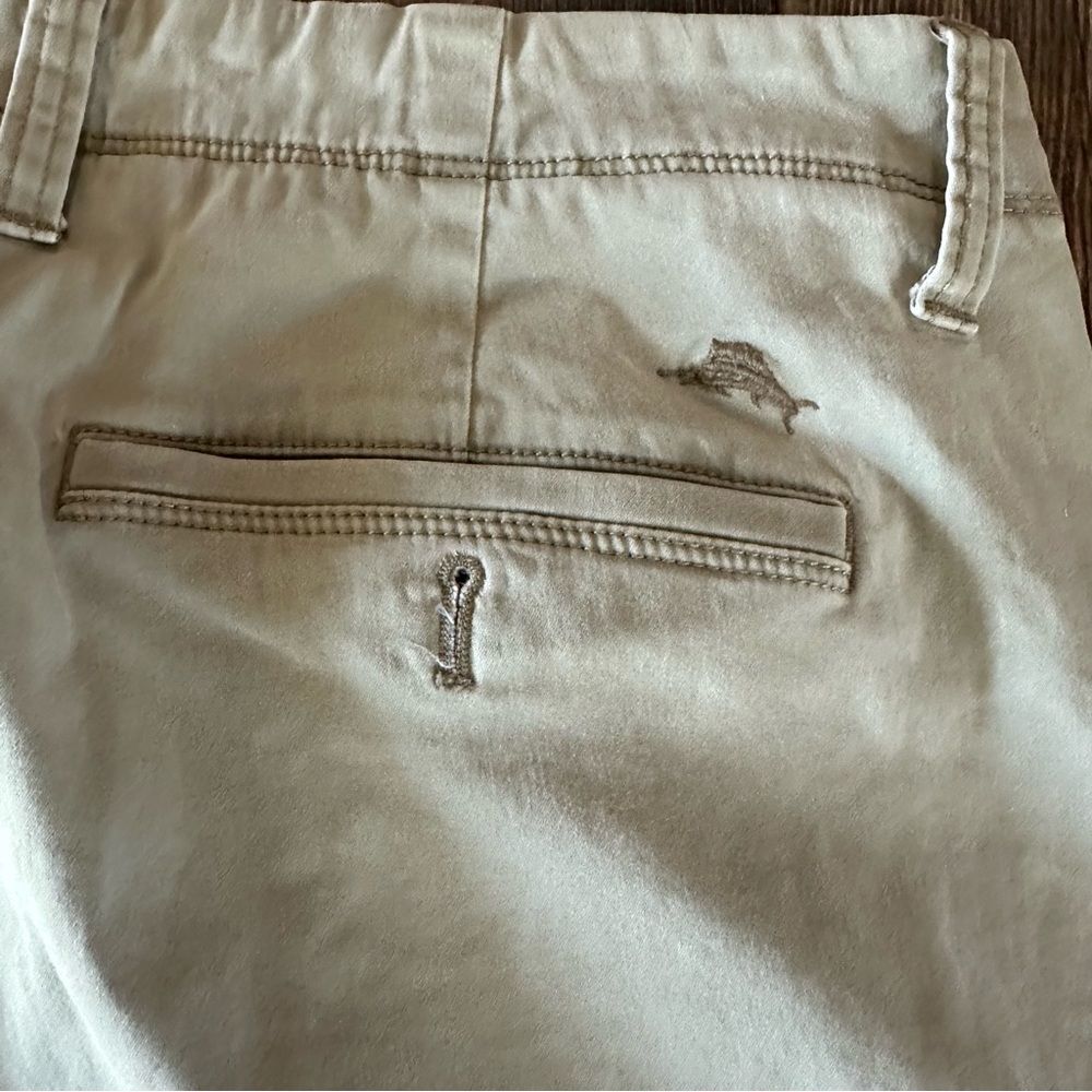 Tommy Bahama men's 36 khaki tan shorts soft - Picture 5 of 9